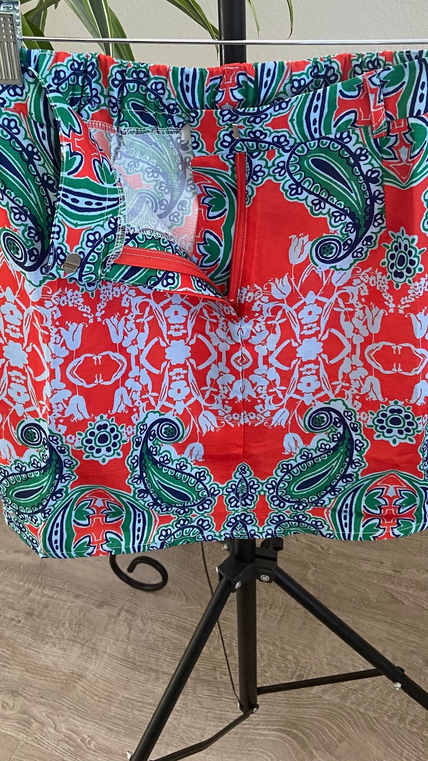 Paisley printed mini skirt (Runs Small please see measurements in description)
